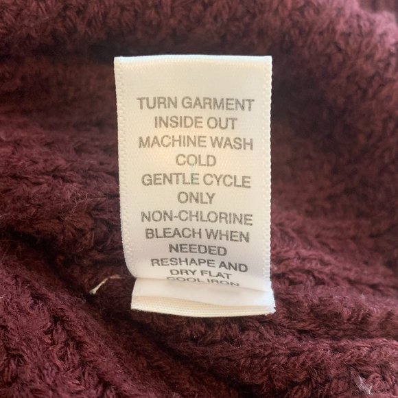 EUC Women's Charlotte Russe Sweater/Drop Shoulder Size Small Burgundy - Picture 7 of 13